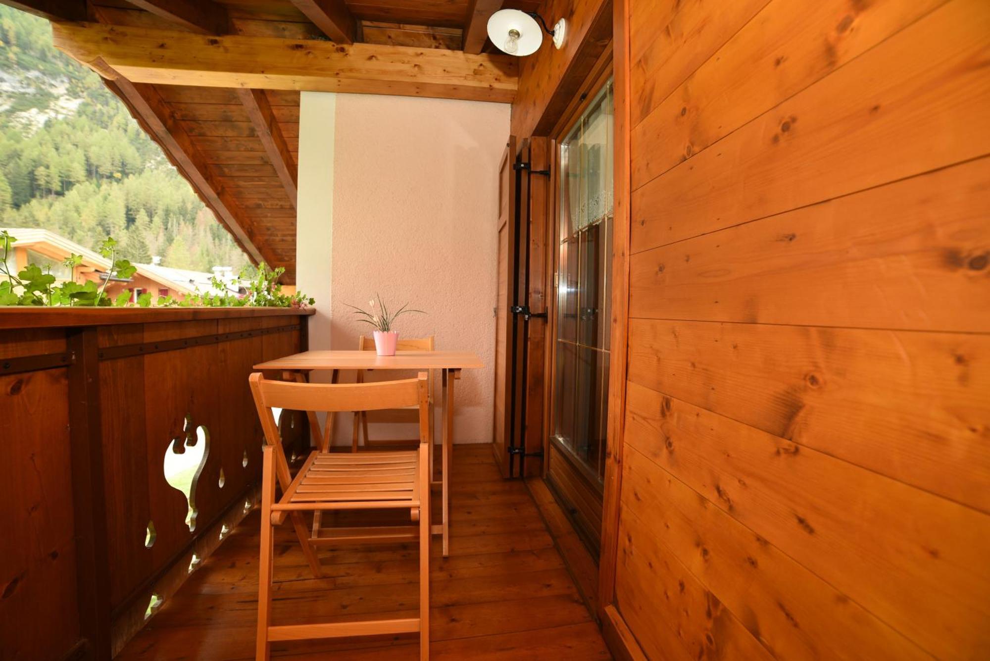 Cesa Mandi E Miky Apartment Canazei Luaran gambar